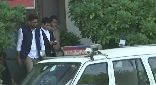 AAP Gujarat chief Gopal Italia detained from NCB office by Delhi Police in national capital AAP Gujarat chief Gopal Italia detained from NCB office by Delhi Police in national capital