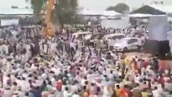 बसों पर पंजाबी भाषा में लिखा था टेक्स्ट 
