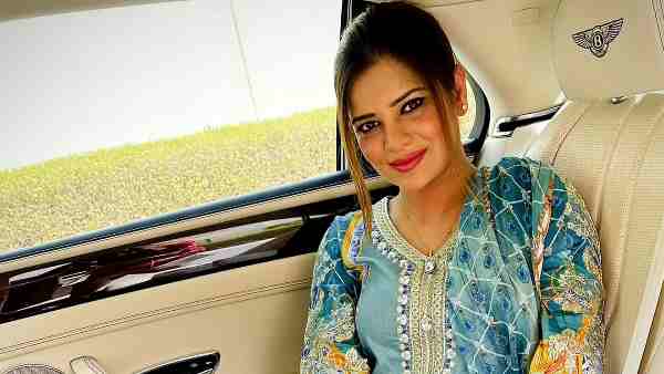 जमकर एंटरटेन करती हैं अर्चना