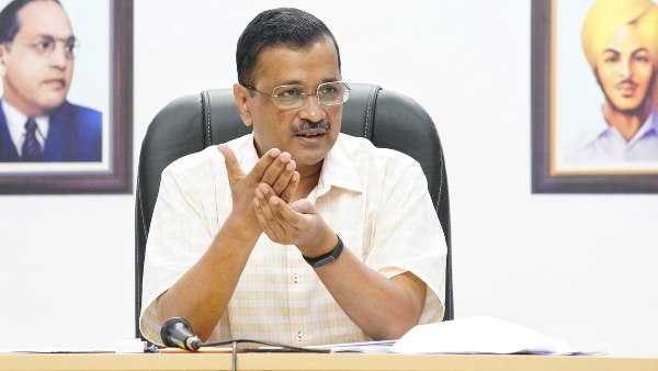 'अपने पद की गरिमा को कम कर रहे LG'