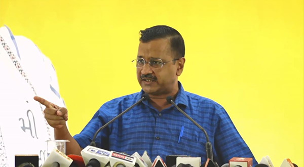 गुजरात में अरविंद केजरीवाल का वादा गुजरात में अरविंद केजरीवाल का वादा