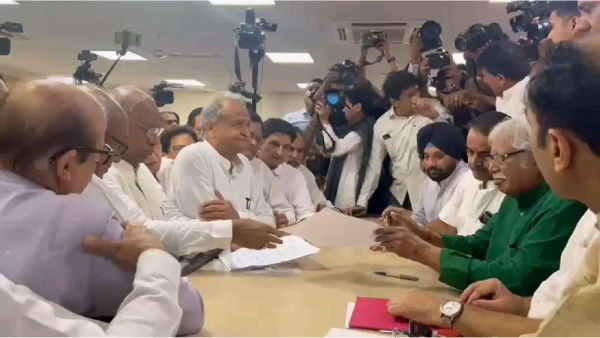 गहलोत के मुख्यमंत्री और सचिन पायलट डिप्टी सीएम की चर्चा