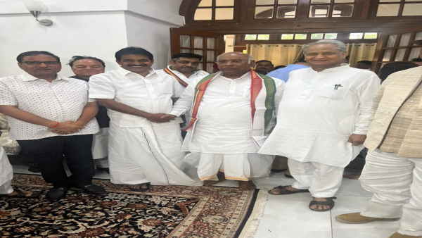 मल्लिकार्जुन खड़गे की जीत से अशोक गहलोत कैंप में उत्साह