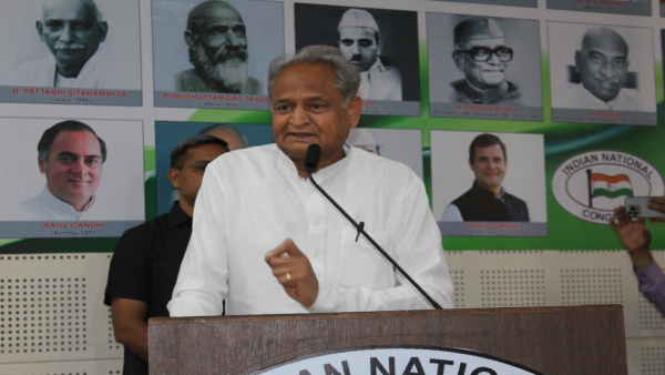 राज्यवर्धन राठौड़ के बयान पर अशोक गहलोत का पलटवार