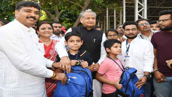 राजस्थान के मुख्यमंत्री अशोक गहलोत है वरिष्ठ पर्यवेक्षक