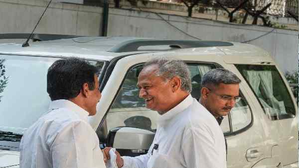 अशोक गहलोत का सामाजिक बैकग्राउंड