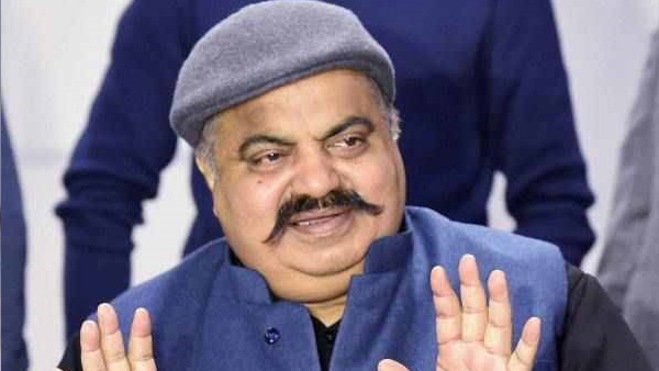 अतीक अहमद ने योगी आदित्यनाथ को बहुत बहादुर सीएम कहा अतीक अहमद ने योगी आदित्यनाथ को बहुत बहादुर सीएम कहा