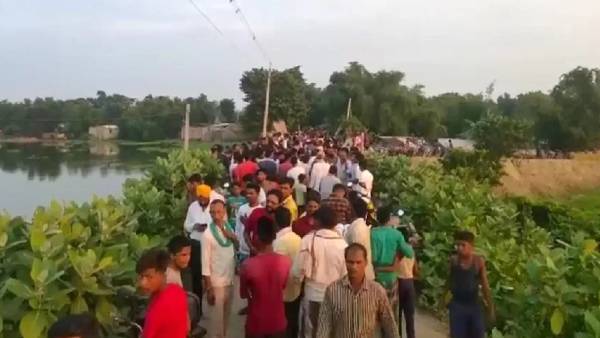 नाव का संतुलन बिगड़ने से हुआ हादसा