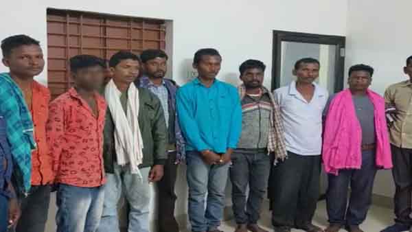 वन्य अधिनियन के तहत हुई कार्रवाई, 14 ग्रामीणों को पुलिस ने किया गिरफ्तार