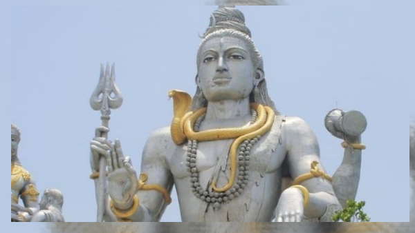 भगवान शिव को भी भेजा चुका है नोटिस