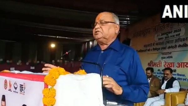 विष्णु भगवान समुद्र की गहराई में लेटे हैं विष्णु भगवान समुद्र की गहराई में लेटे हैं