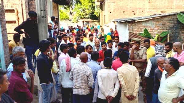 पटाखे जलाने से मना करने पर हो गई मारपीट 