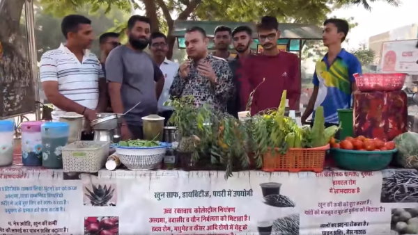  40 तरह के जूस बेचते हैं भवानी सिंह भाटी