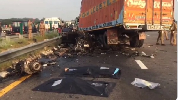 पहले वीडियो में बातचीत