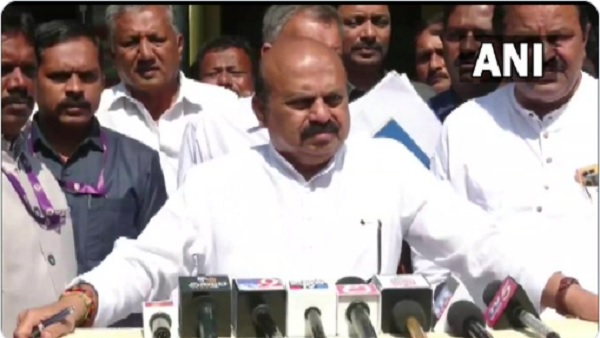 कर्नाटक: SC-ST के लिए कोटा बढ़ाने को राज्यपाल ने अध्यादेश को दी मंजूरी, विधानसभा के अगले सत्र में होगा पारित कर्नाटक: SC-ST के लिए कोटा बढ़ाने को राज्यपाल ने अध्यादेश को दी मंजूरी, विधानसभा के अगले सत्र में होगा पारित