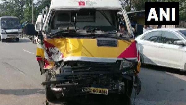UP Deputy CM Brajesh Pathak convoy police vehicle and an ambulance collided UP Deputy CM Brajesh Pathak convoy police vehicle and an ambulance collided