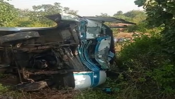Bus accident Damoh 