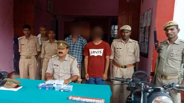 शोरूम के सीसीटीवी फुटेज से आरोपी की हुई पहचान