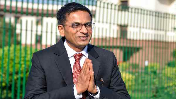 आपातकाल के पक्ष में पिता के दिए गए फैसले को पलटा