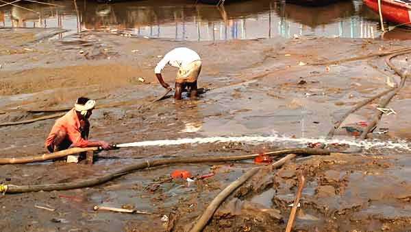 वाराणसी में बाजारों में भी बढ़ी रौनक