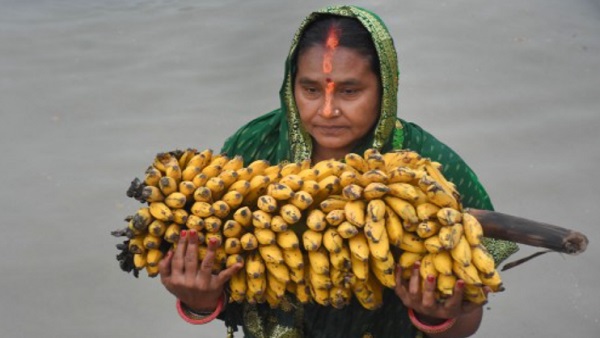छठ ढ़लते और उगते सूर्य दोनों की पूजा की जाती है