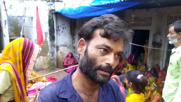  चिरौंजी का दावा कि तीन माह से भगवान से बातचीत