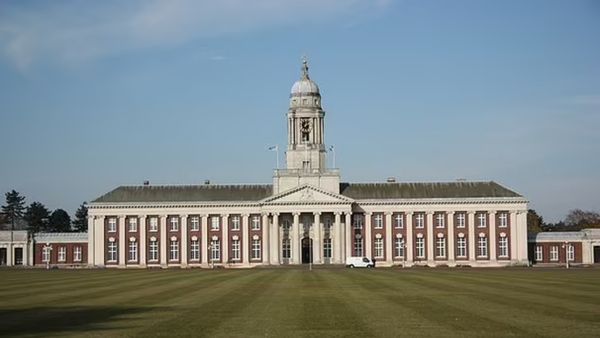 कई चीनी पायलटों ने ब्रिटेन के कॉलेजों में की पढ़ाई