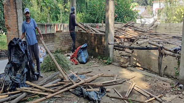 संदेह में डेयरी संचालक का अतिक्रमण तोड़ा 