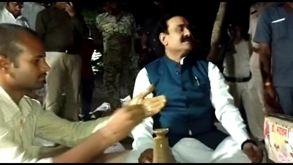 राहुल प्रजापति के घर पहुंचे थे गृहमंत्री