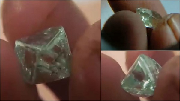 पत्नी को एक महीने में 6 हीरे मिल चुके पत्नी को एक महीने में 6 हीरे मिल चुके