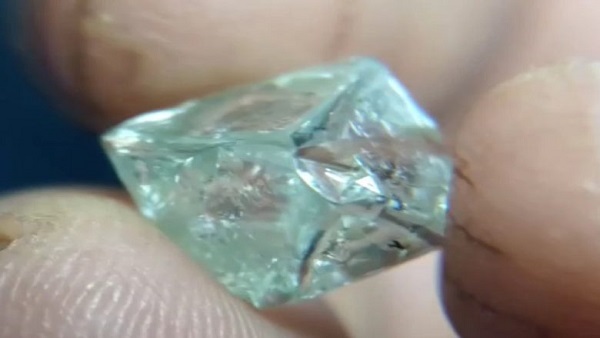 उथली खदानों में एक दिन में मिले थे 10 हीरे उथली खदानों में एक दिन में मिले थे 10 हीरे