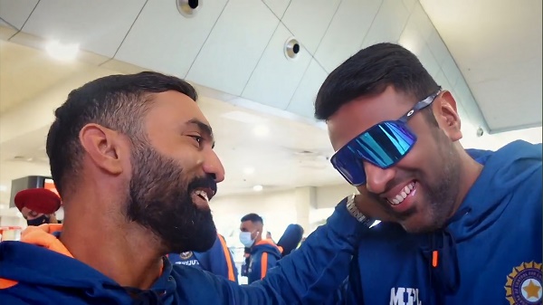 दिनेश कार्तिक वाकई में 'बच' गए दिनेश कार्तिक वाकई में 'बच' गए