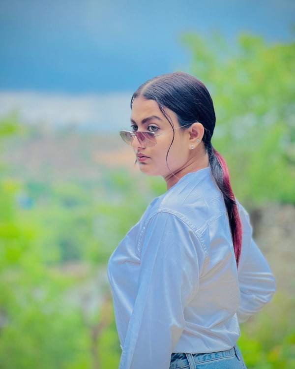 आदिवासी लड़कियों के लिए आदर्श आदिवासी लड़कियों के लिए आदर्श