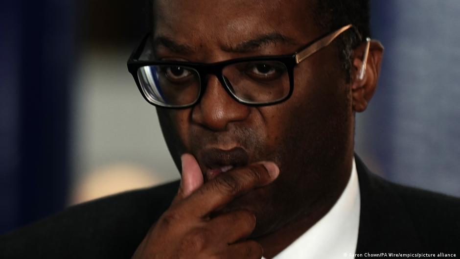 वित्त मंत्री क्वासि क्वारटेंग को अमीरों के आयकर पर यू-टर्न की घोषणा करनी पड़ी है