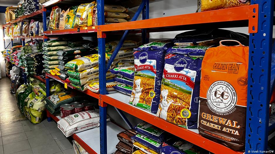 भारतीय दुकानों में उपलब्ध आटे का संकट भारतीय दुकानों में उपलब्ध आटे का संकट