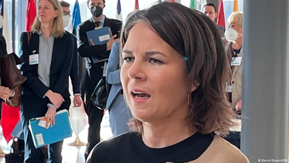 ईरान पर प्रतिबंधों की चर्चा के लिए बुलाई गई बैठक में हिस्सा लेने पहुंची जर्मन विदेश मंत्री