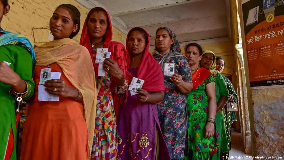 परिसिमन को अंतिम रूप देने में जुटी है सरकार