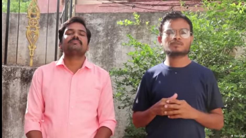 चैनल को शुरू करने वाले ज्ञानेंद्र शुक्ला और जय वर्मा