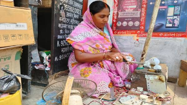 खुशहाल गुज़र रही थी सीता की ज़िंदगी खुशहाल गुज़र रही थी सीता की ज़िंदगी
