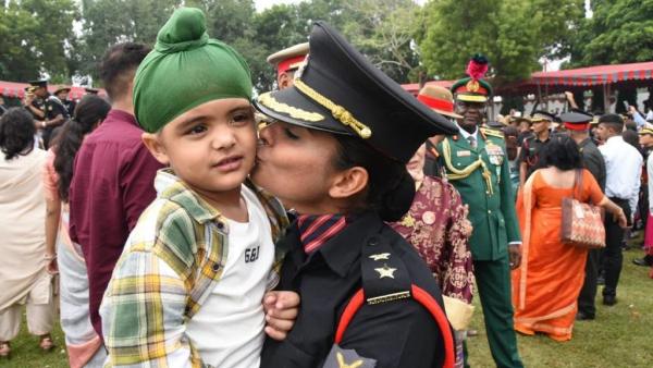 पति की बहादुरी से मिली प्रेरणा