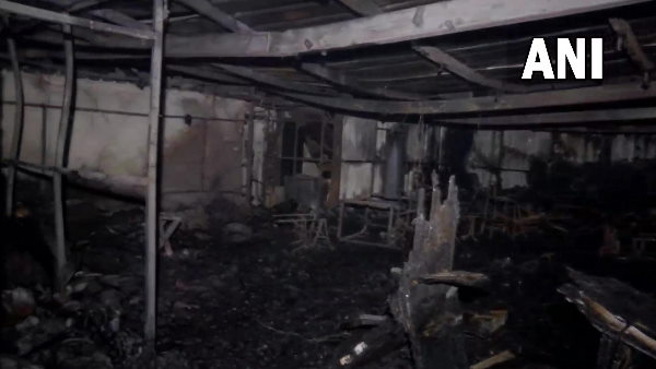 दिल्ली में रेस्टोरेंट और कपड़ा फैक्ट्री में लगी आग