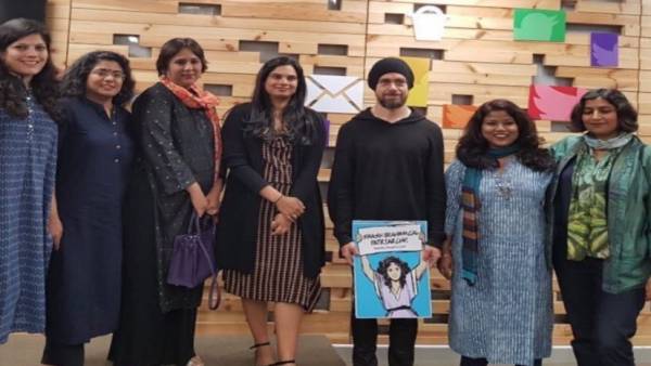 इस तस्वीर पर मच गया था बवाल इस तस्वीर पर मच गया था बवाल