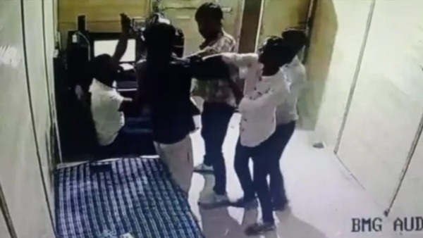 ग्वालियर में नेशनल हाईवे 719 पर स्थित टोल टैक्स पर हुई फायरिंग ग्वालियर में नेशनल हाईवे 719 पर स्थित टोल टैक्स पर हुई फायरिंग
