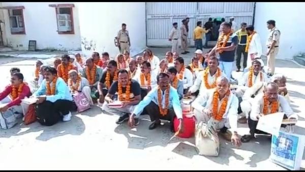 रिहाई से पहले की गई सभी औपचारिकताएं पूरी रिहाई से पहले की गई सभी औपचारिकताएं पूरी