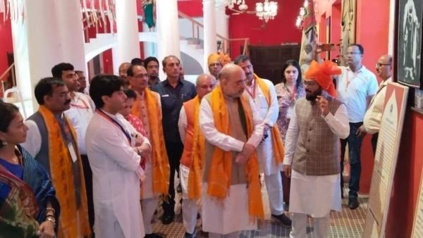 मेला मैदान के बाद जय विलास पैलेस पहुंचे अमित शाह