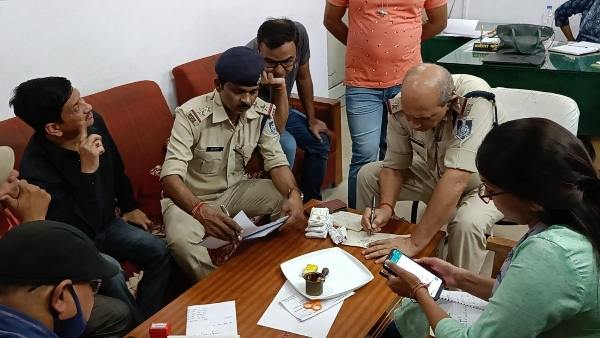 ग्वालियर रेलवे स्टेशन पर पकड़ा गया एक व्यापारी