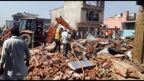 अवैध पटाखा फैक्ट्री में हुआ था विस्फोट