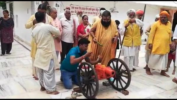 झांसी की रानी को बचाने के लिए अंग्रेजों से किया था साधु-संतों ने युद्ध
