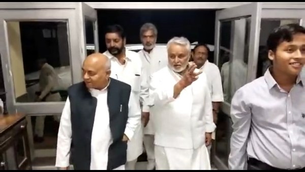 मंत्री को नहीं है अपने अधिकारों की जानकारी मंत्री को नहीं है अपने अधिकारों की जानकारी