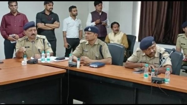 गृहमंत्री डॉ.नरोत्तम मिश्रा ने कांग्रेस को बताया नेतृत्व विहीन